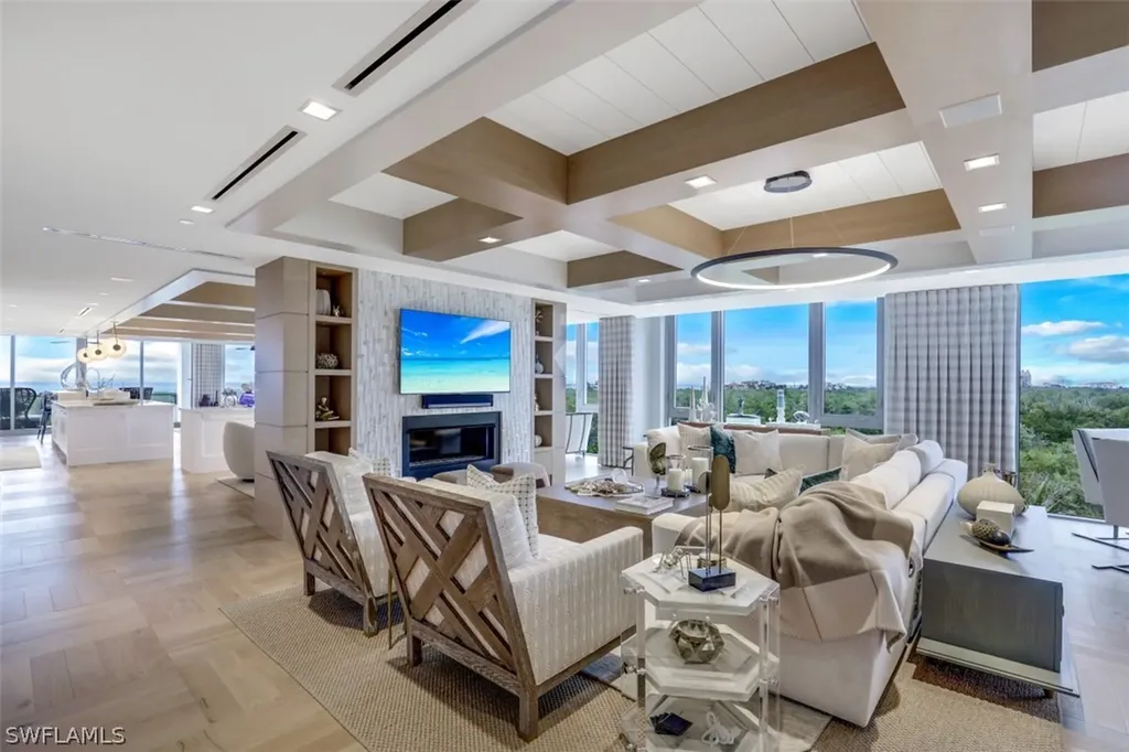 6897 Grenadier Boulevard Naples FL 34108