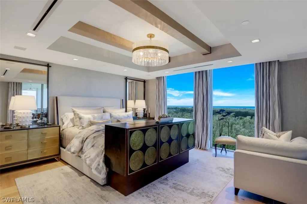 6897 Grenadier Boulevard Naples FL 34108