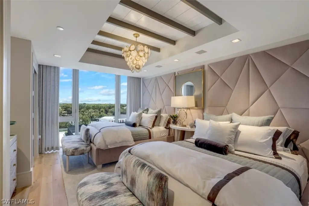 6897 Grenadier Boulevard Naples FL 34108