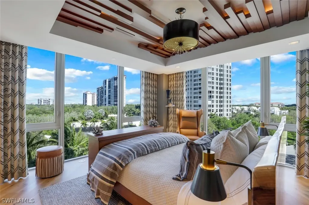 6897 Grenadier Boulevard Naples FL 34108