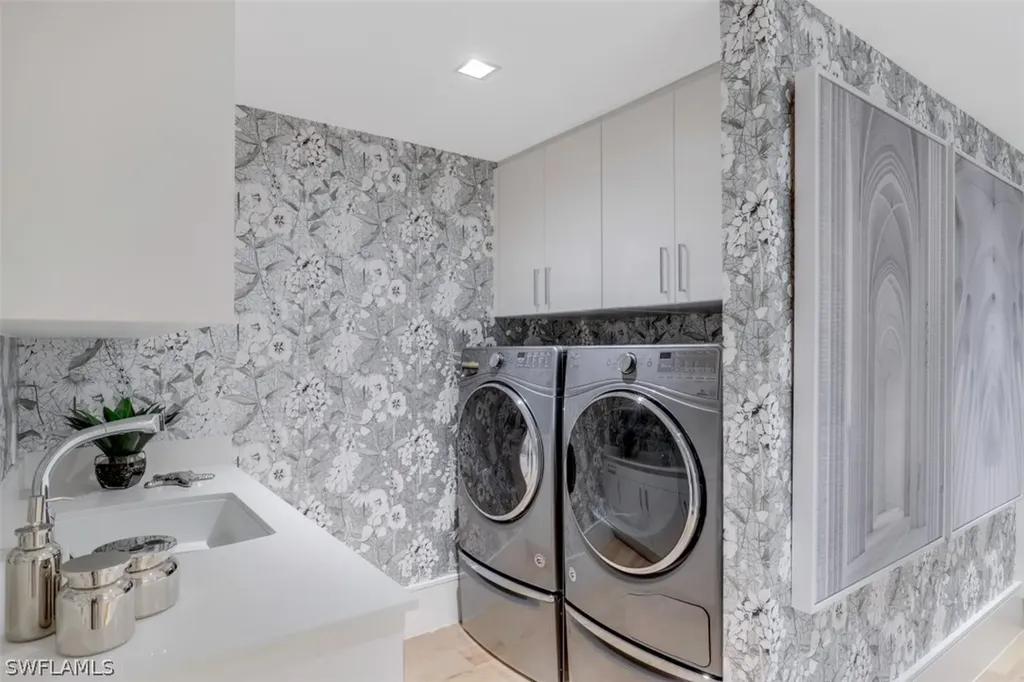 6897 Grenadier Boulevard Naples FL 34108