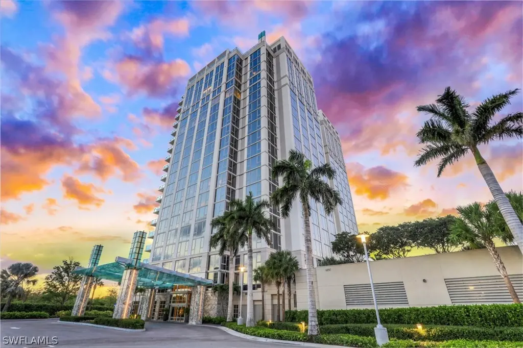 6897 Grenadier Boulevard Naples FL 34108