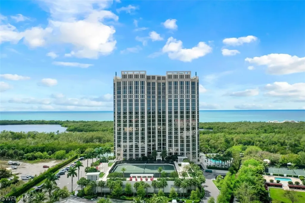6897 Grenadier Boulevard Naples FL 34108