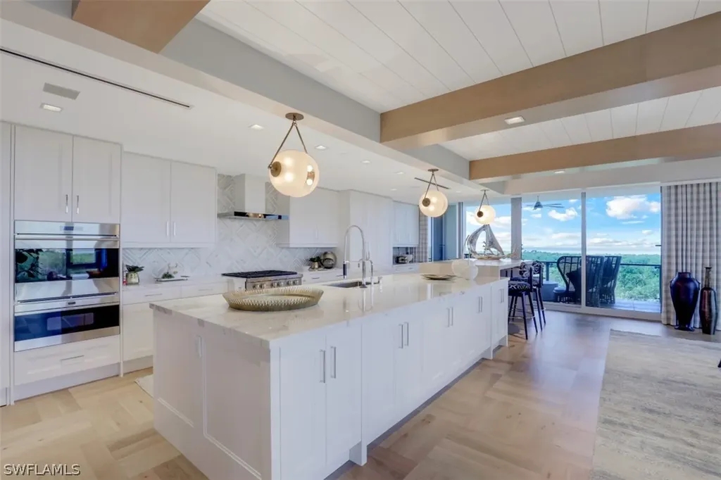 6897 Grenadier Boulevard Naples FL 34108
