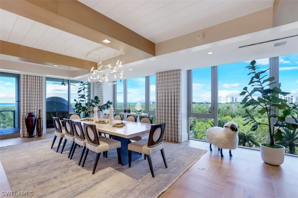 6897 Grenadier Boulevard Naples FL 34108