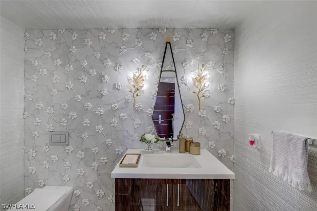 6897 Grenadier Boulevard Naples FL 34108
