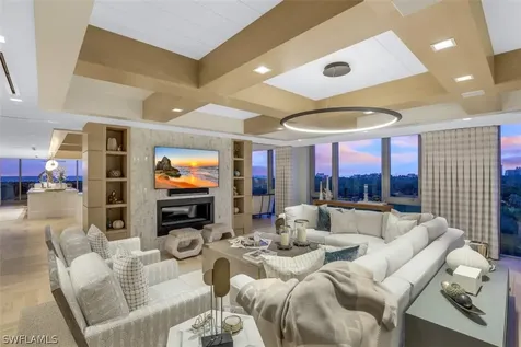 6897 Grenadier Boulevard Naples FL 34108