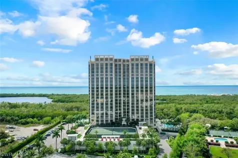 6897 Grenadier Boulevard Naples FL 34108