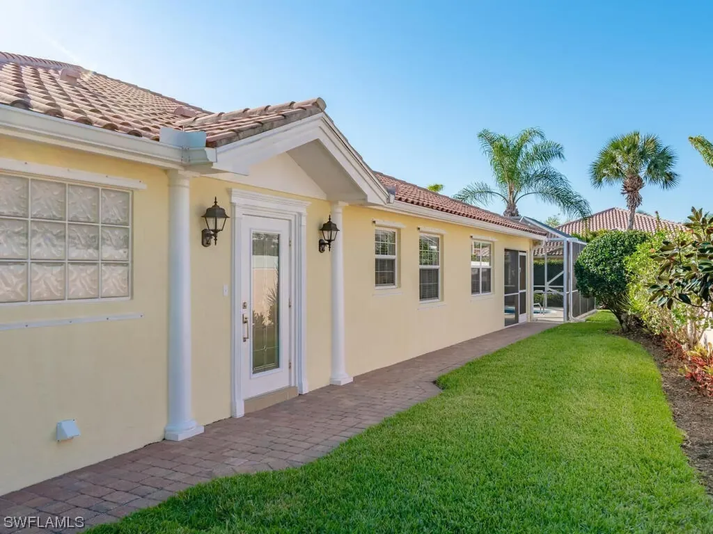 8132 Xenia Lane Naples FL 34114