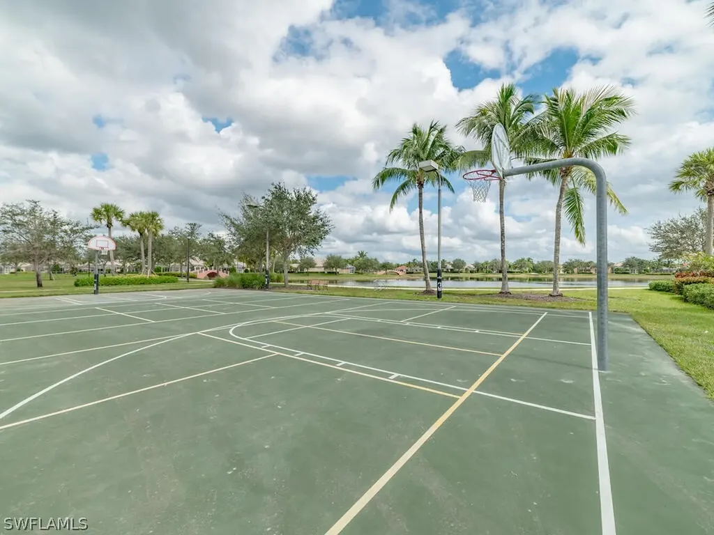 8132 Xenia Lane Naples FL 34114