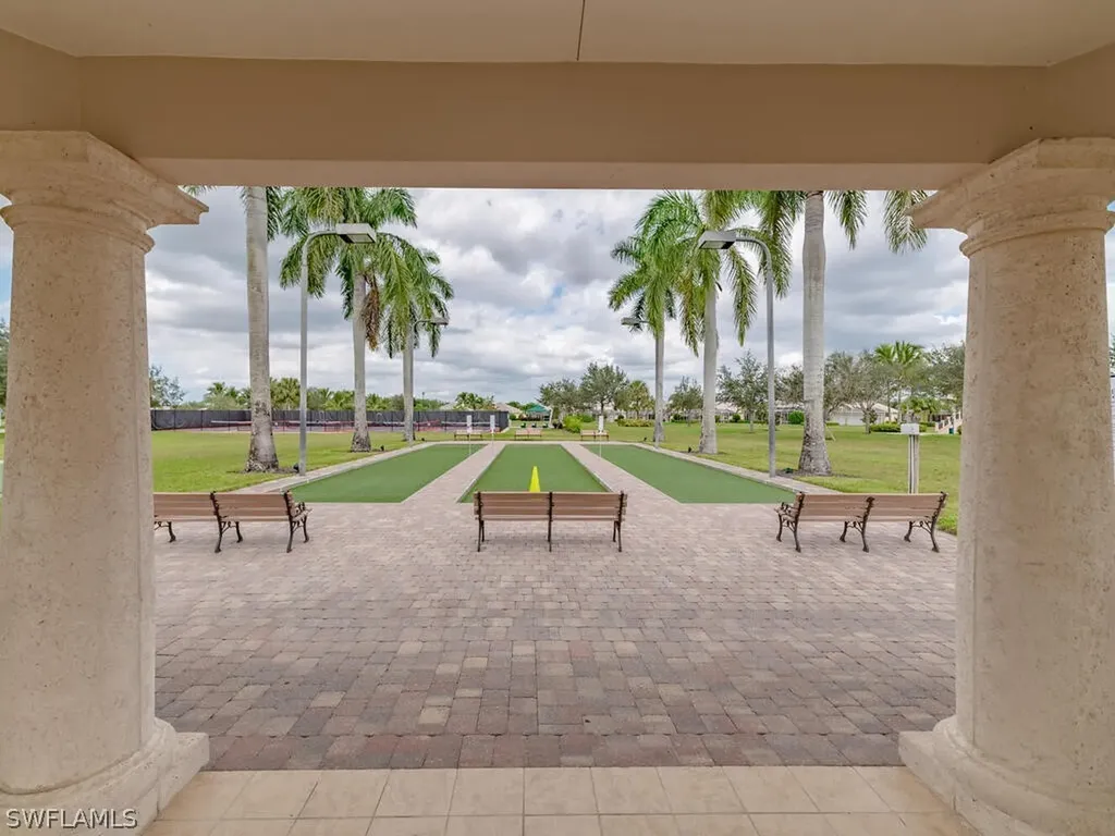 8132 Xenia Lane Naples FL 34114