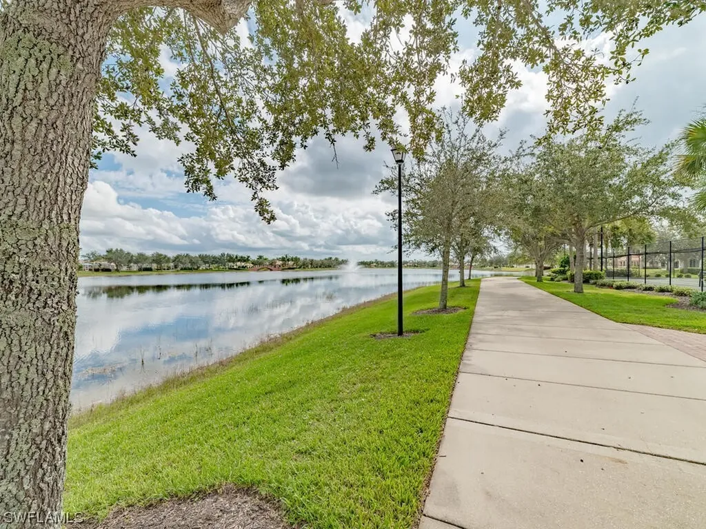 8132 Xenia Lane Naples FL 34114