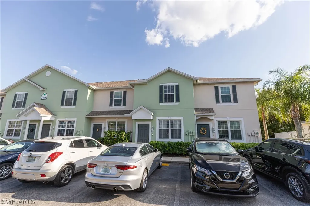 3618 Pine Oak Circle Fort Myers FL 33916