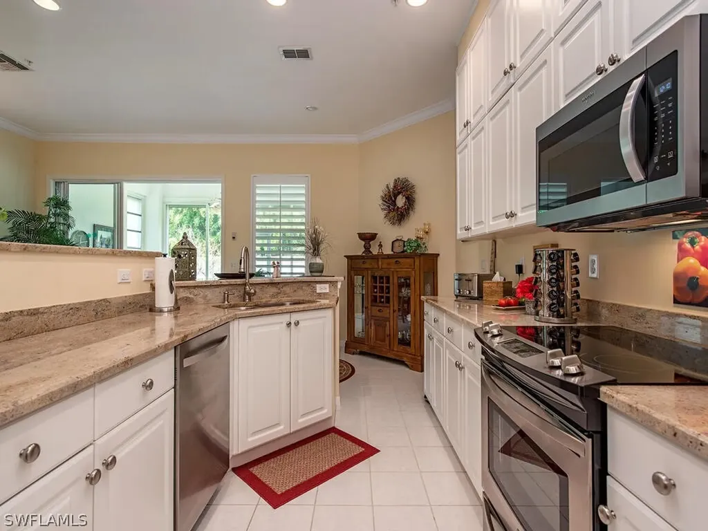 4895 West Boulevard Court Naples FL 34103