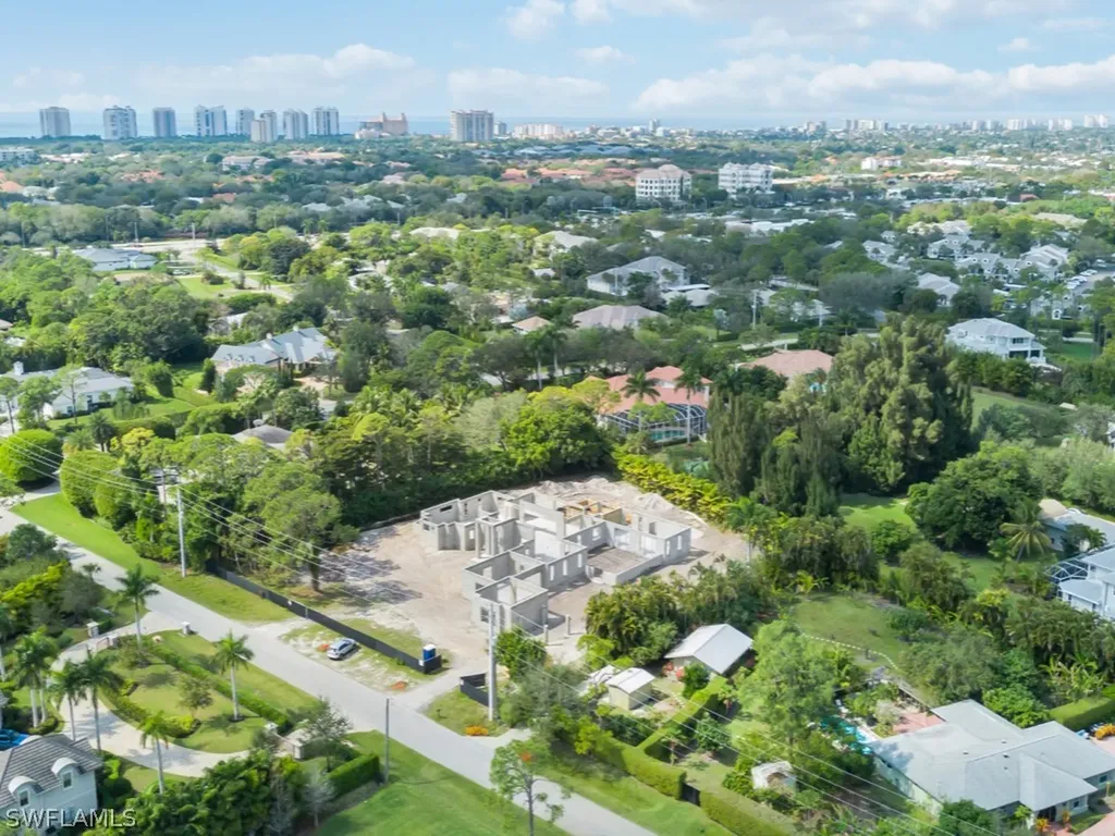 693 West Street Naples FL 34108