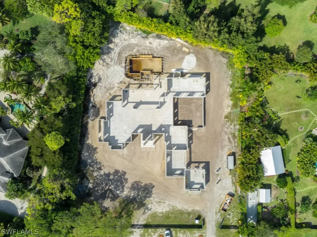 693 West Street Naples FL 34108