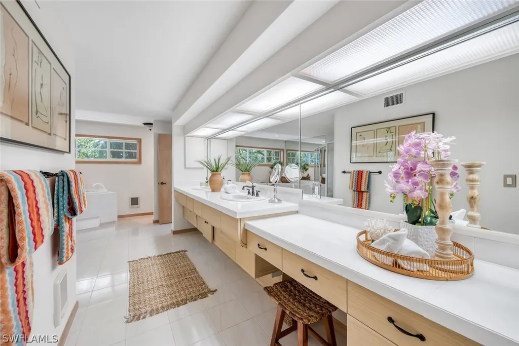 2451 Blind Pass Court Sanibel FL 33957