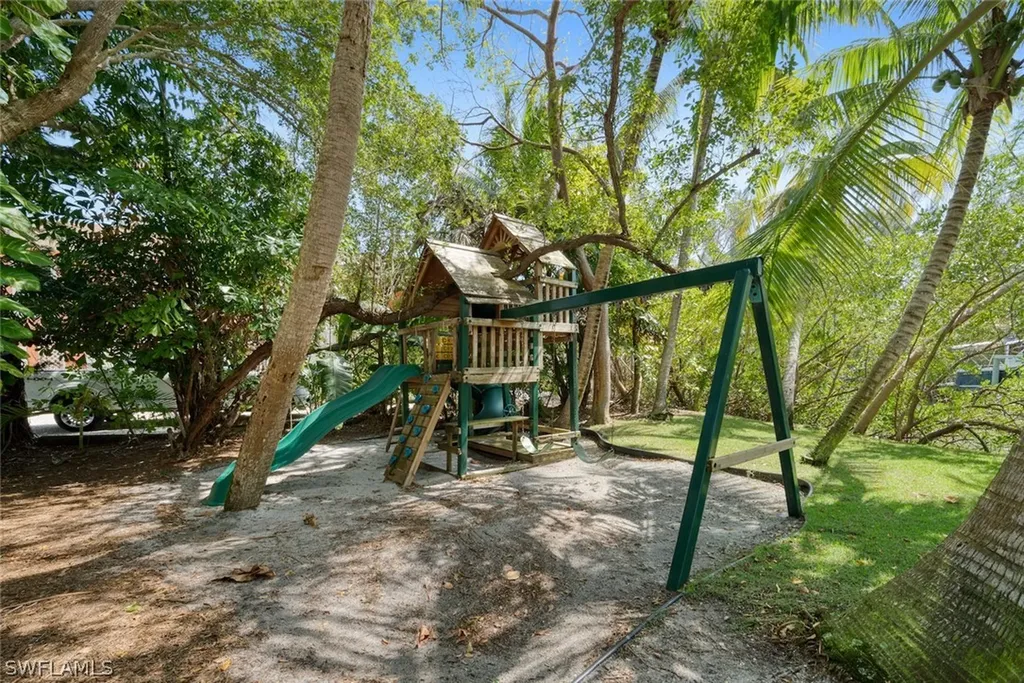 2451 Blind Pass Court Sanibel FL 33957