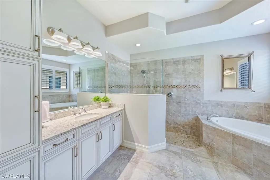 15826 Secoya Reserve Circle Naples FL 34110