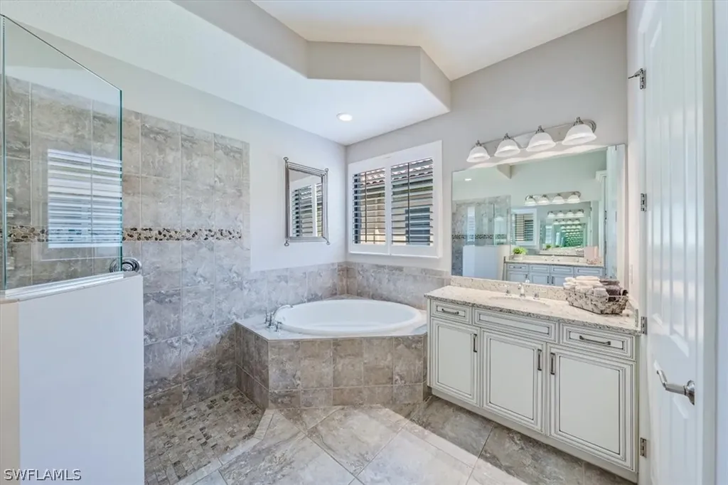 15826 Secoya Reserve Circle Naples FL 34110