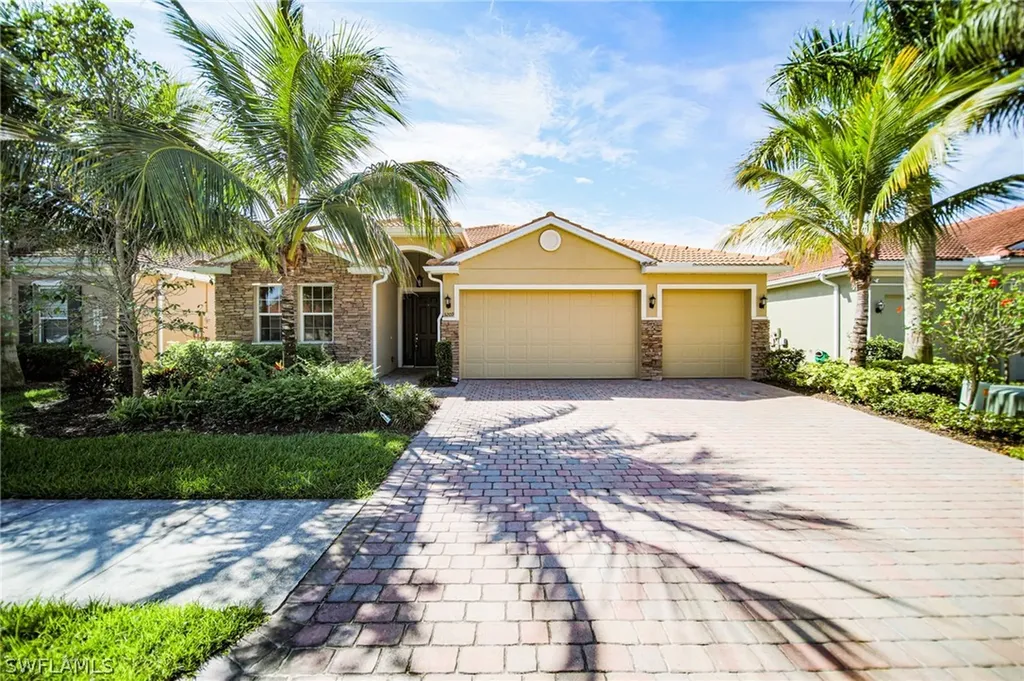 3209 Royal Gardens Avenue Fort Myers FL 33916