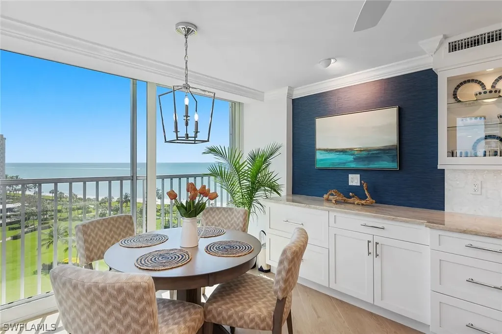 Naples FL, 4041 Gulf Shore Boulevard N, Unit 902