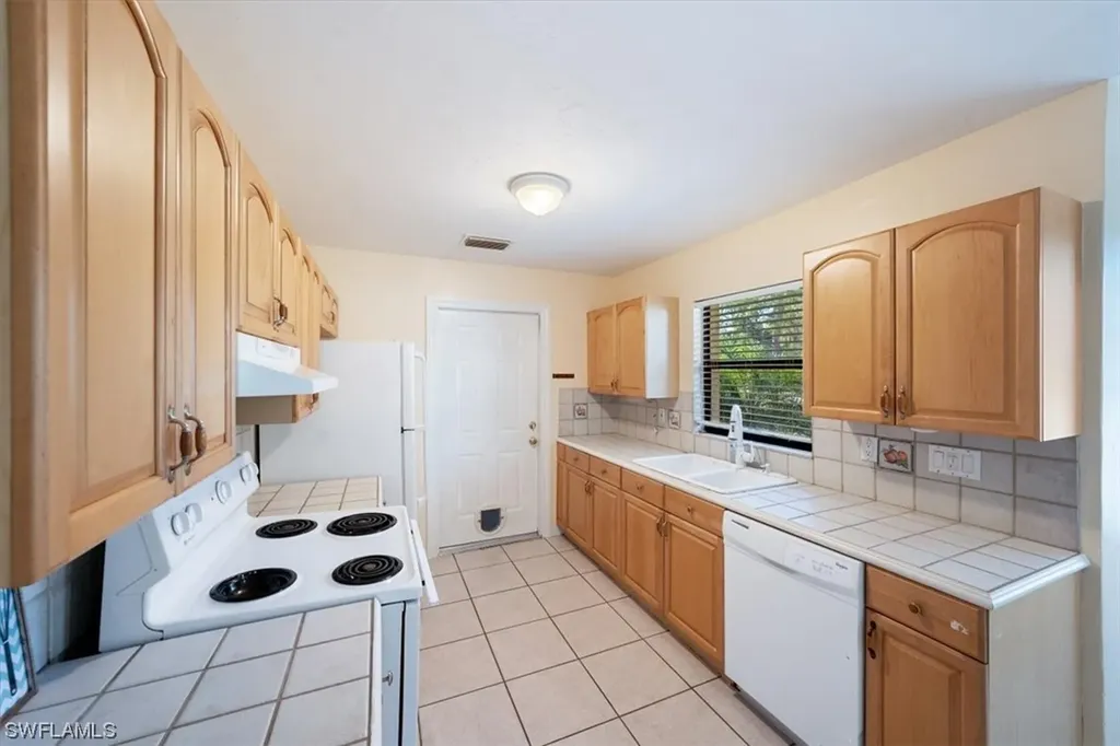5160 Teak Wood Drive Naples FL 34119