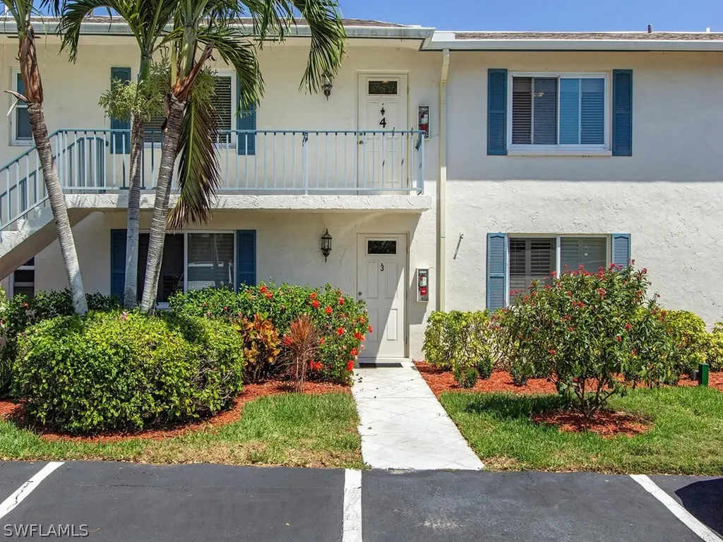 111 Penny Lane Naples FL 34112