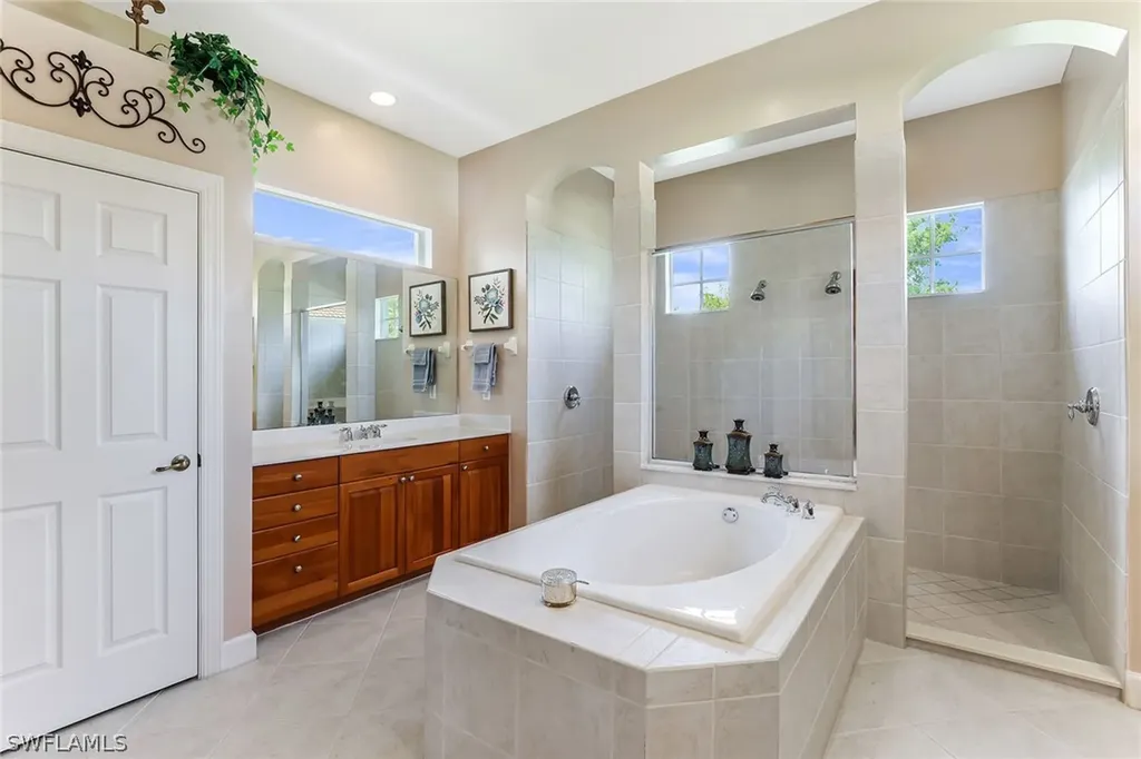9016 Maverick Court Naples FL 34113