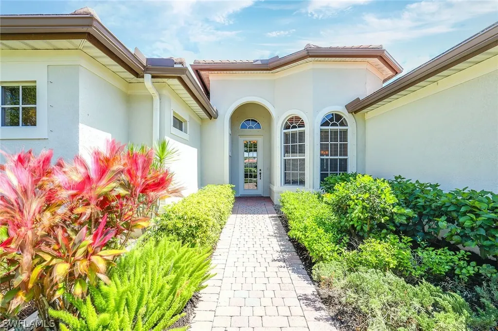 9016 Maverick Court Naples FL 34113