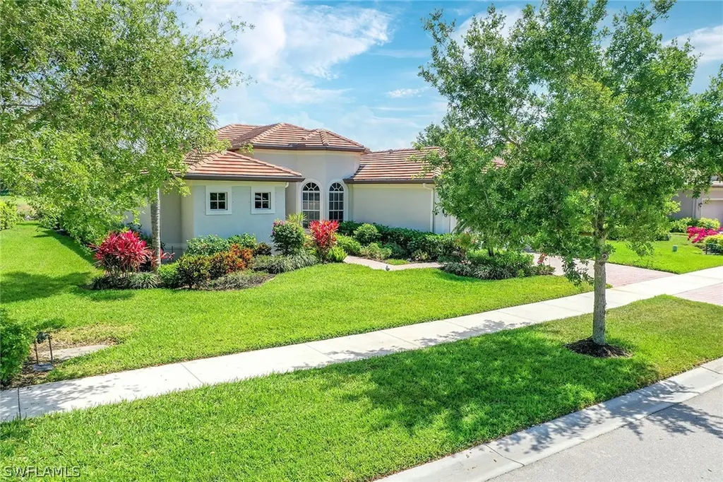 9016 Maverick Court Naples FL 34113