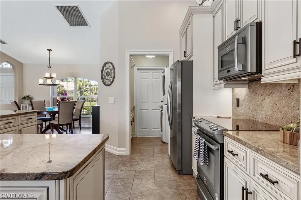 1628 SW 44th Terrace Cape Coral FL 33914