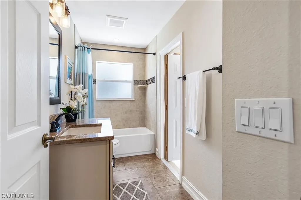 1628 SW 44th Terrace Cape Coral FL 33914