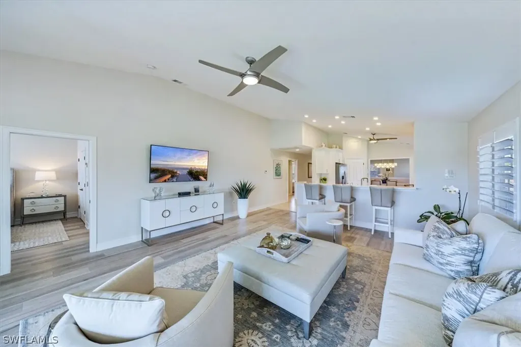 8169 Saratoga Drive Naples FL 34113