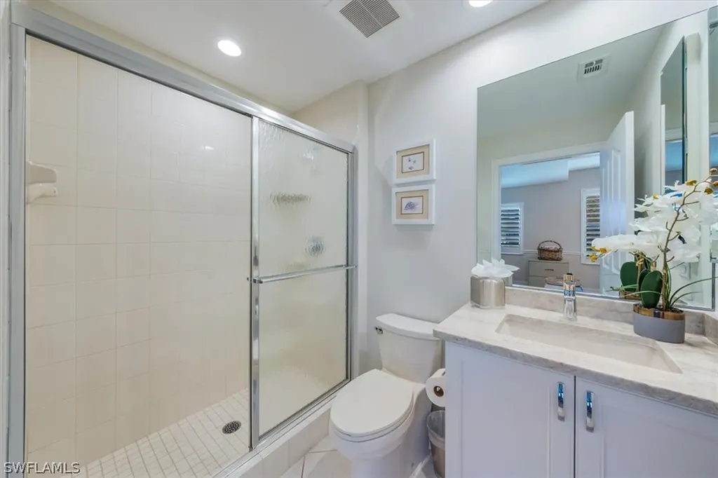 8169 Saratoga Drive Naples FL 34113