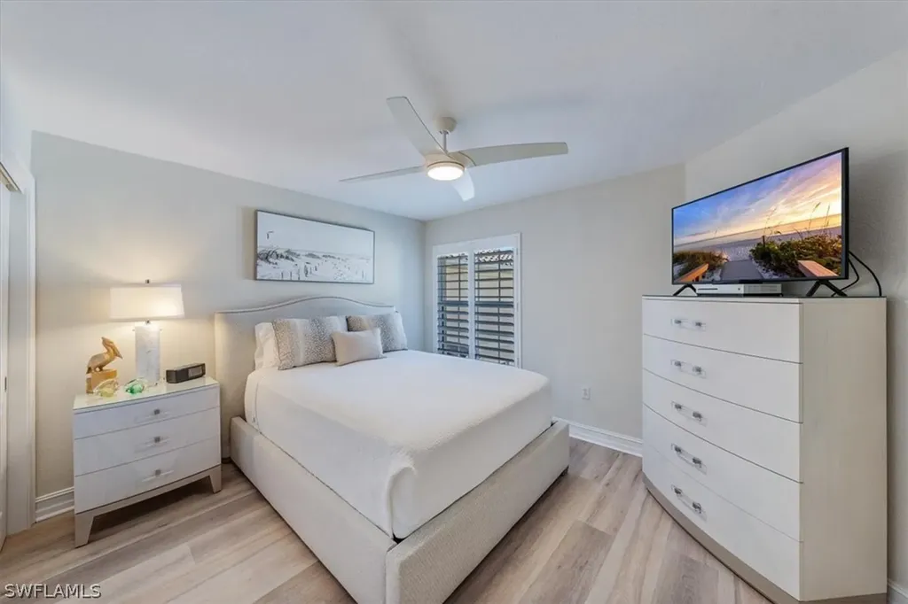 8169 Saratoga Drive Naples FL 34113