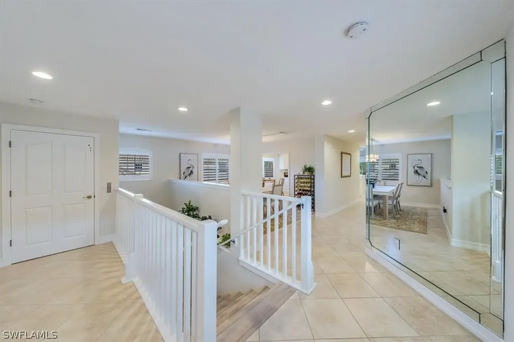 8169 Saratoga Drive Naples FL 34113