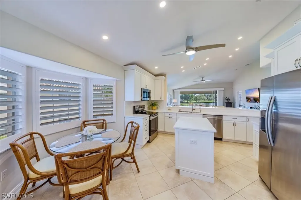 8169 Saratoga Drive Naples FL 34113