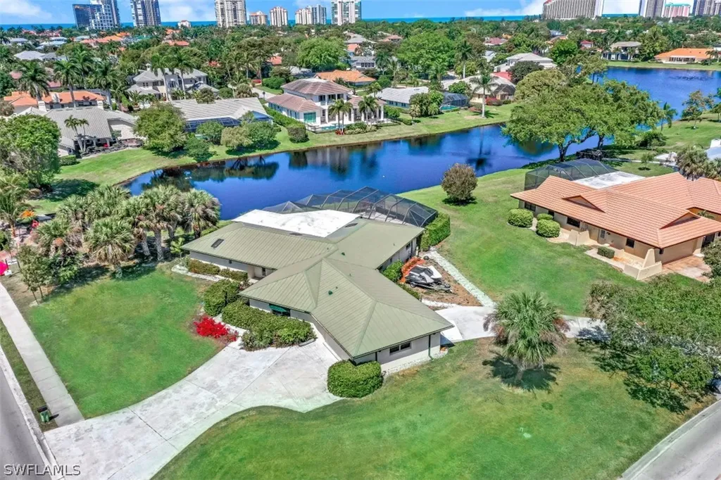 619 Neapolitan Way Naples FL 34103