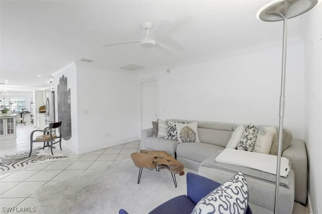 619 Neapolitan Way Naples FL 34103