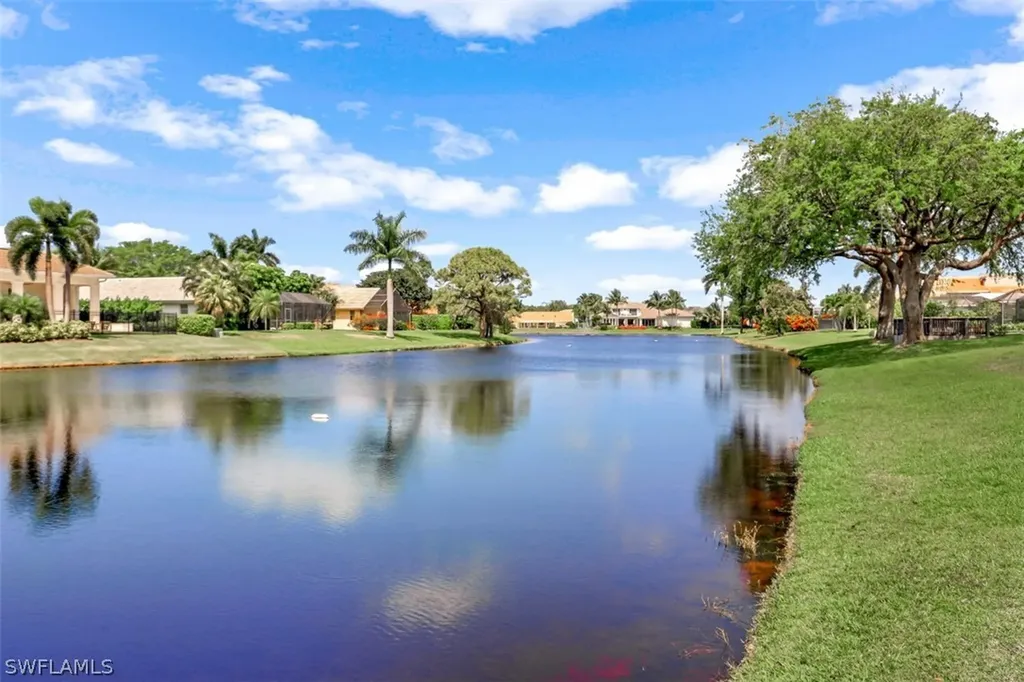 619 Neapolitan Way Naples FL 34103