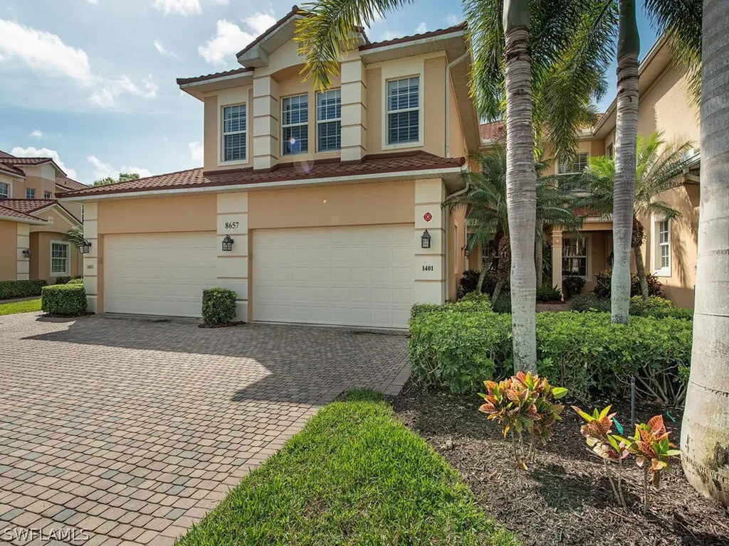 8657 Champions Point Naples FL 34113