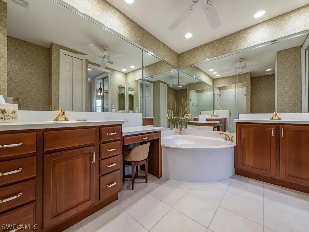 8657 Champions Point Naples FL 34113