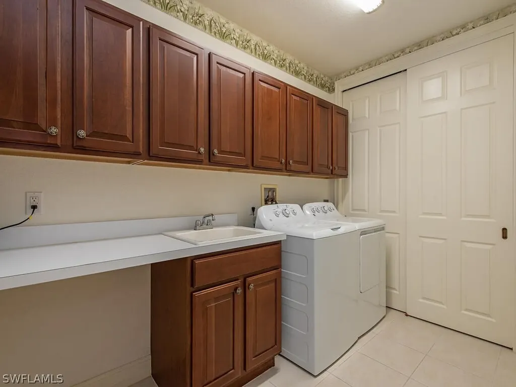 8657 Champions Point Naples FL 34113