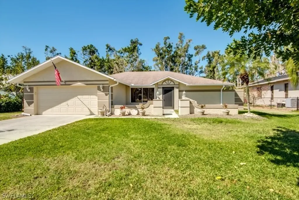19028 Pine Run Lane Fort Myers FL 33967