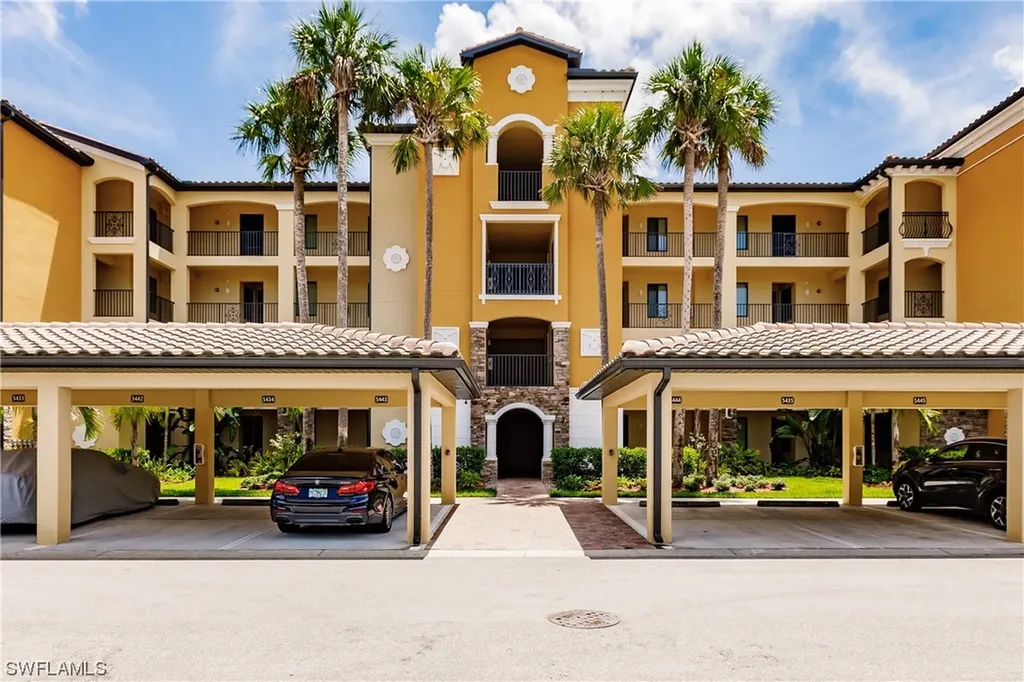 Naples FL, 9596 Trevi Court, Unit 5434