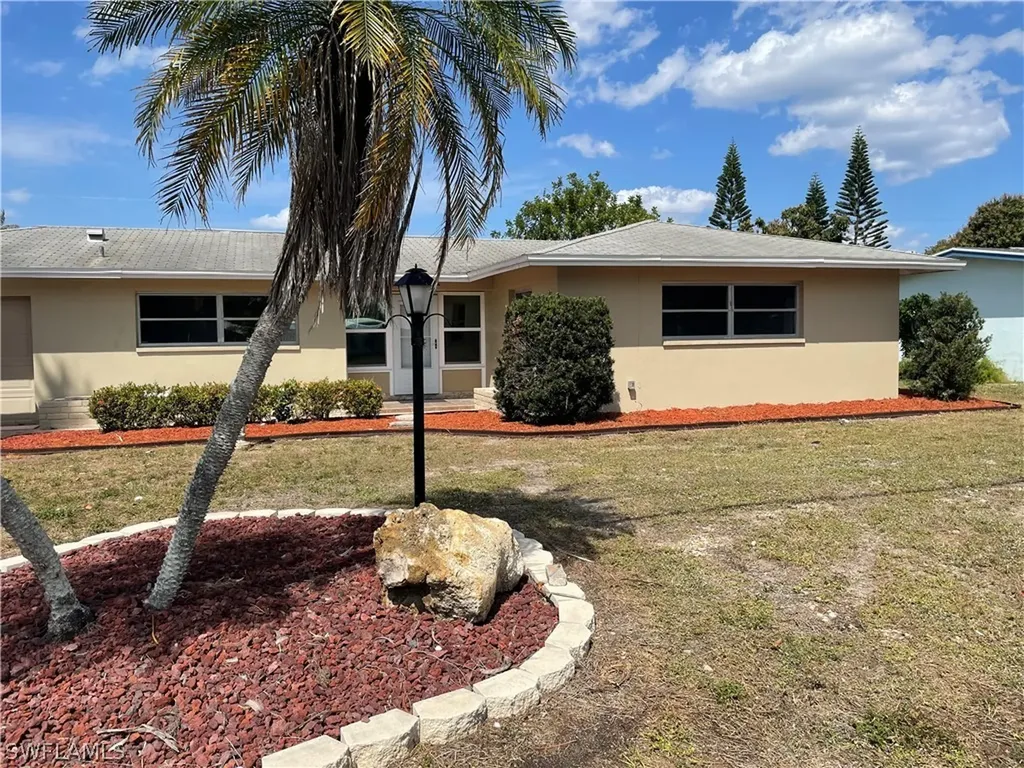 713 El Dorado Parkway E Cape Coral FL 33904