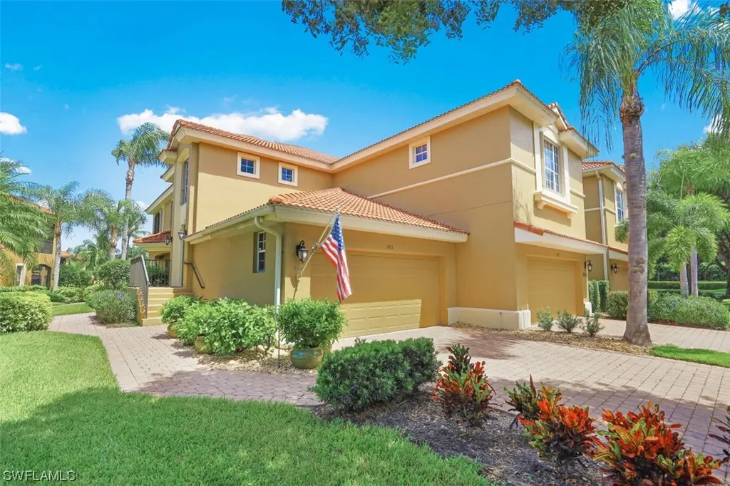 5001 Maxwell Circle Naples FL 34105