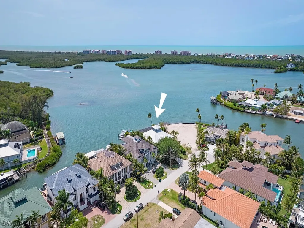 Bonita Springs FL, 262 6TH Street W
