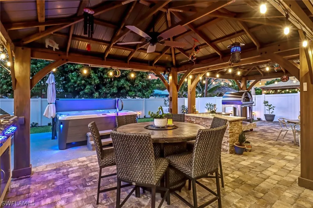 523 107th Avenue N Naples FL 34108